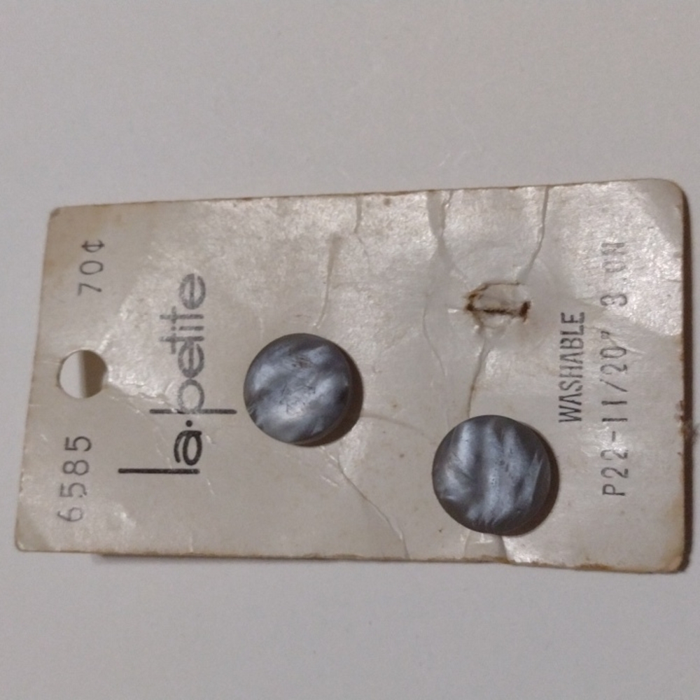 $1 Add-on Smoky Buttons La Petite 6585